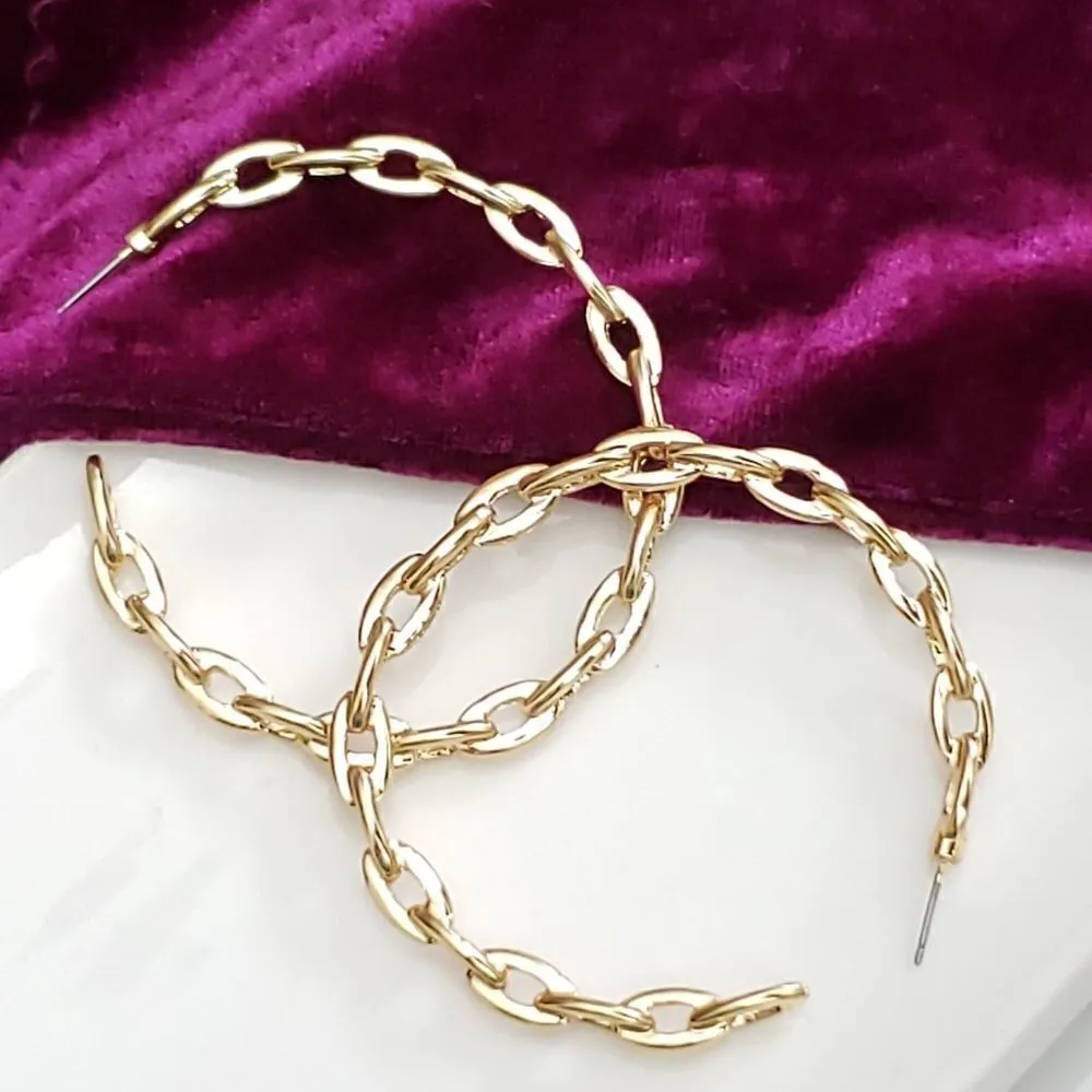 New! Delettas Golden Hoop Earrings - Image 4