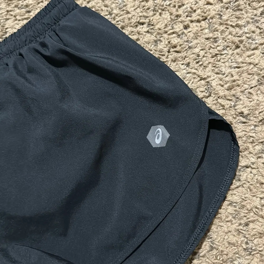 ASICS  running shorts - Image 2