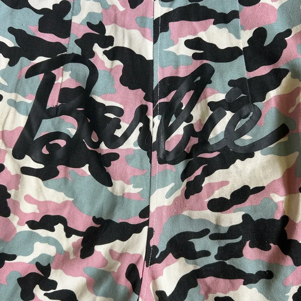 Missguided Barbie high rise pink camouflage high rise raw hem retro army shorts - Image 8