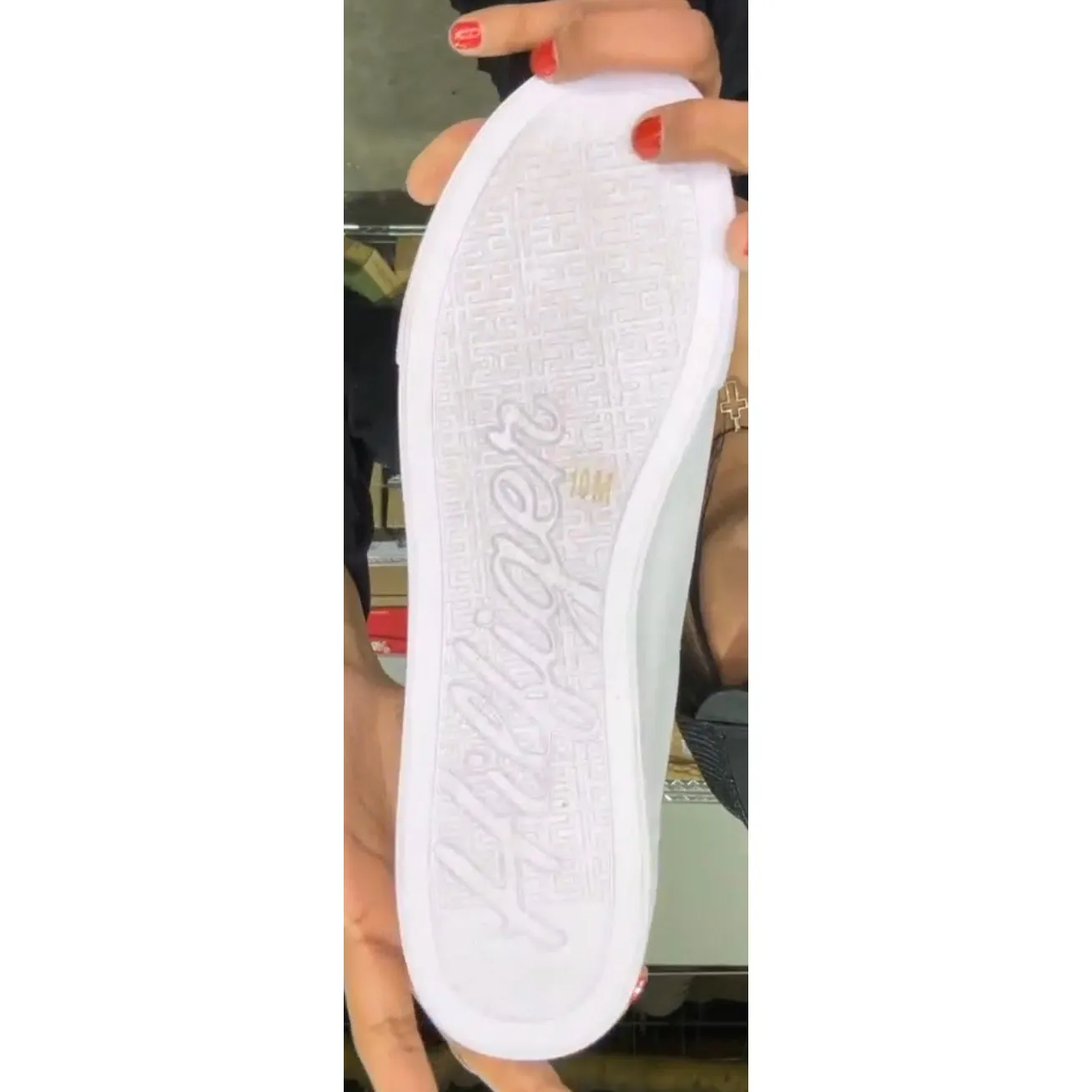 TOMMY HILFIGER Landon Striped Sneaker US Women’s 10 Medium New in Box MSRP $59 - Image 10