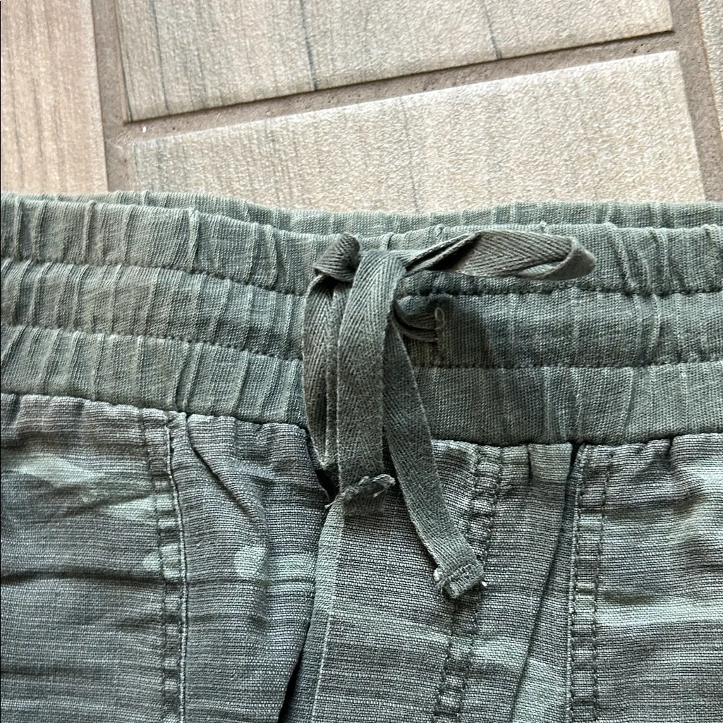 Splendid Olive Camouflage Bermudas - Image 3