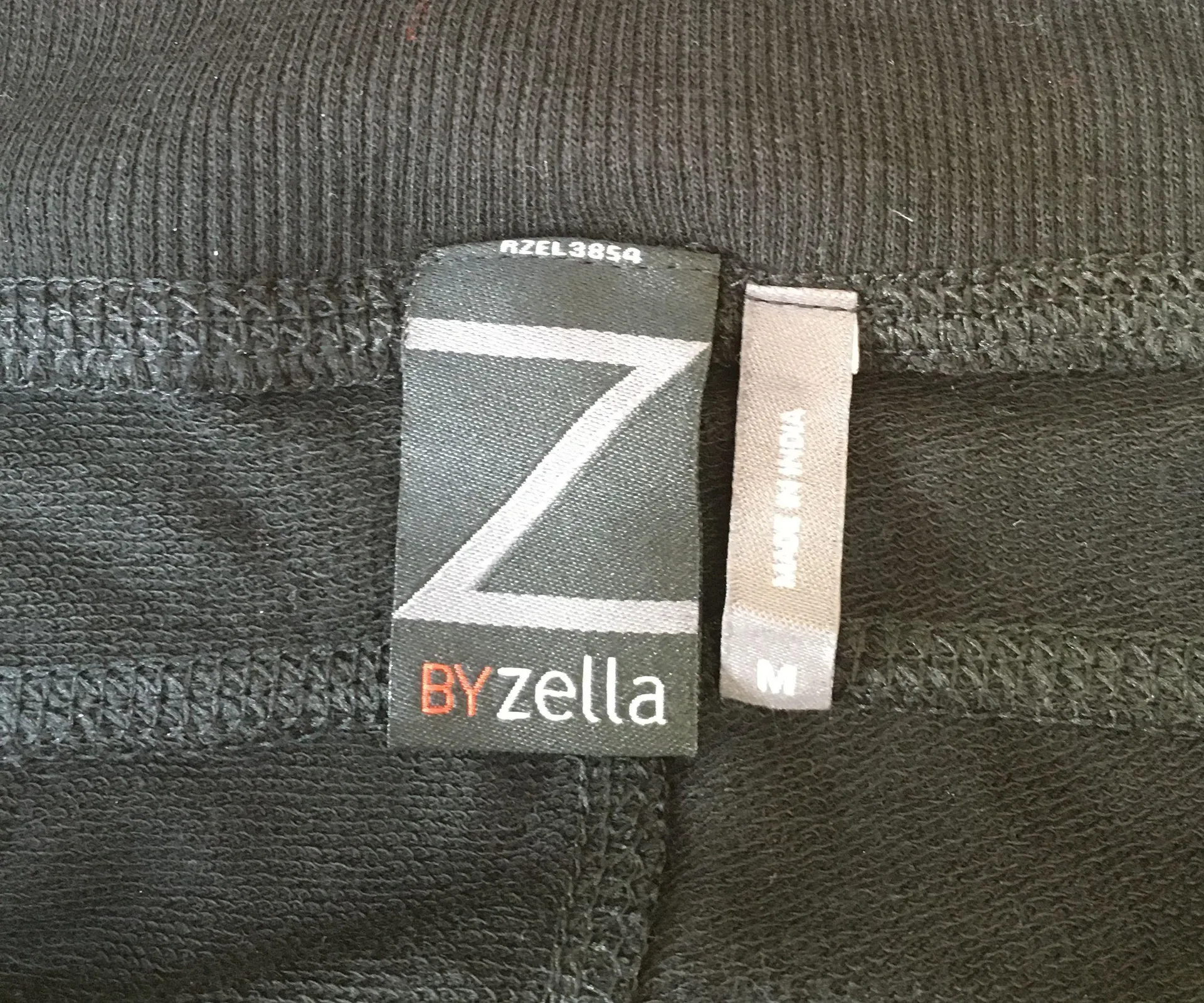 Z by  Black Cropped Yoga Pants Size Medium - Image 9