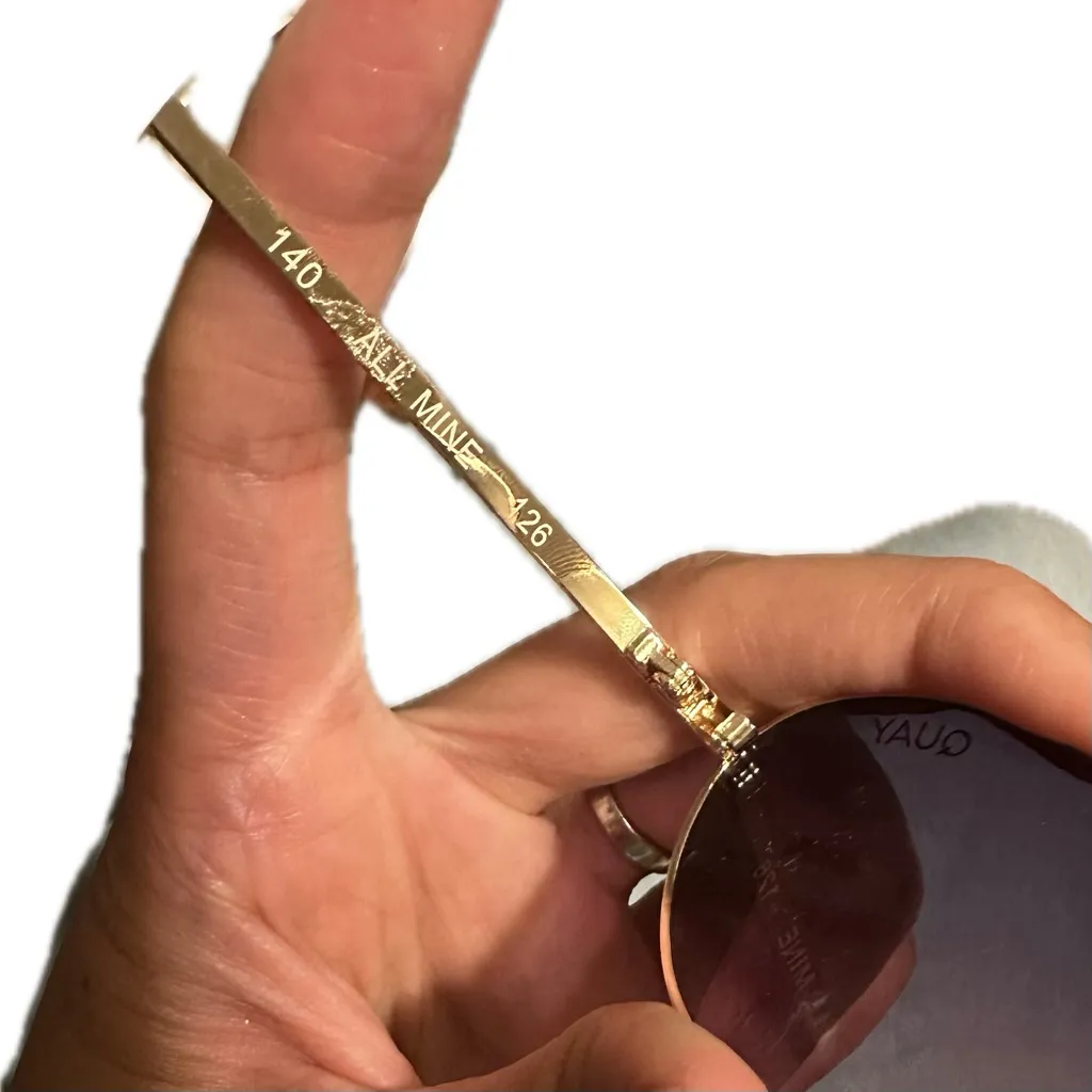 Quay Australia All Mine oval sunglasses in gold frame purple lens new in box - Image 6