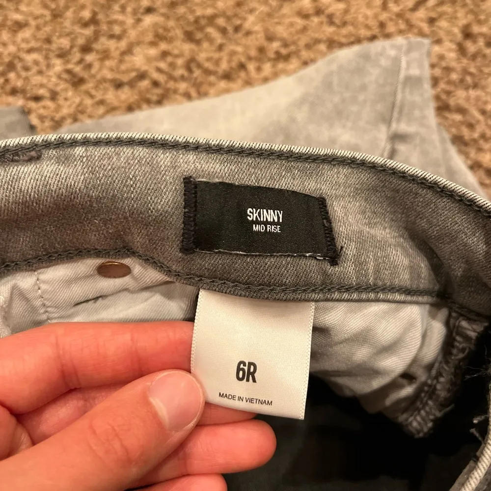 Mid Rise Gray Skinny Jeans - Image 8