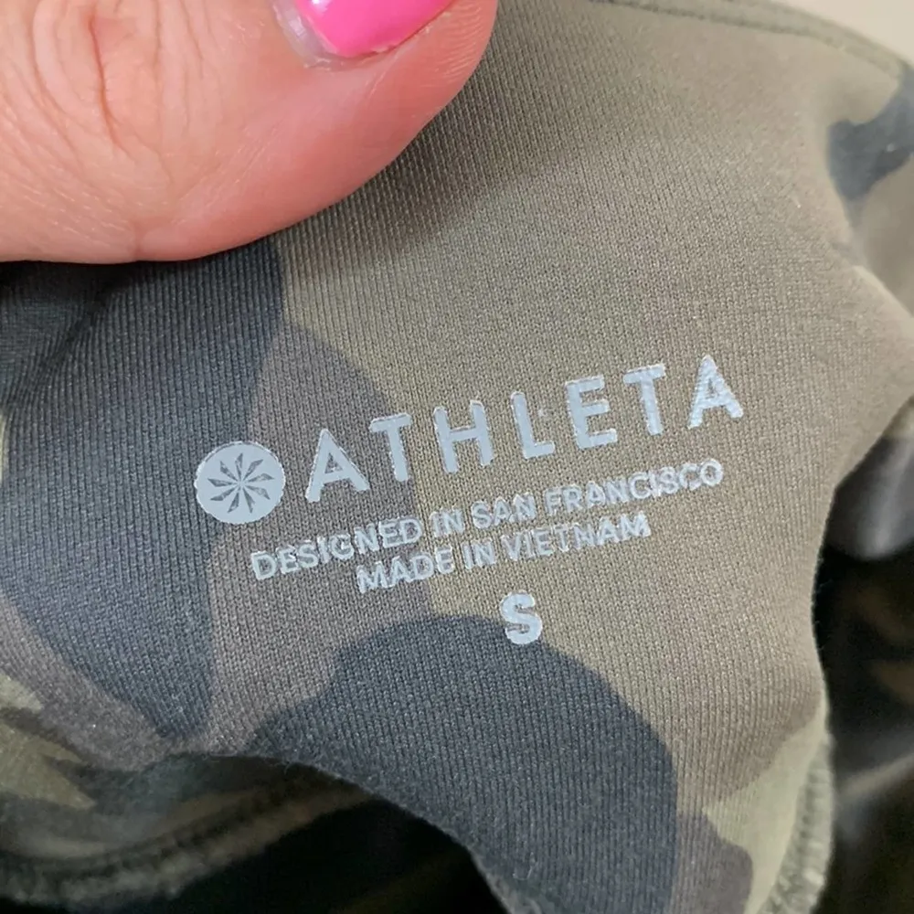 Athleta Essex Camo Hybrid Green/Black Tights - Image 3