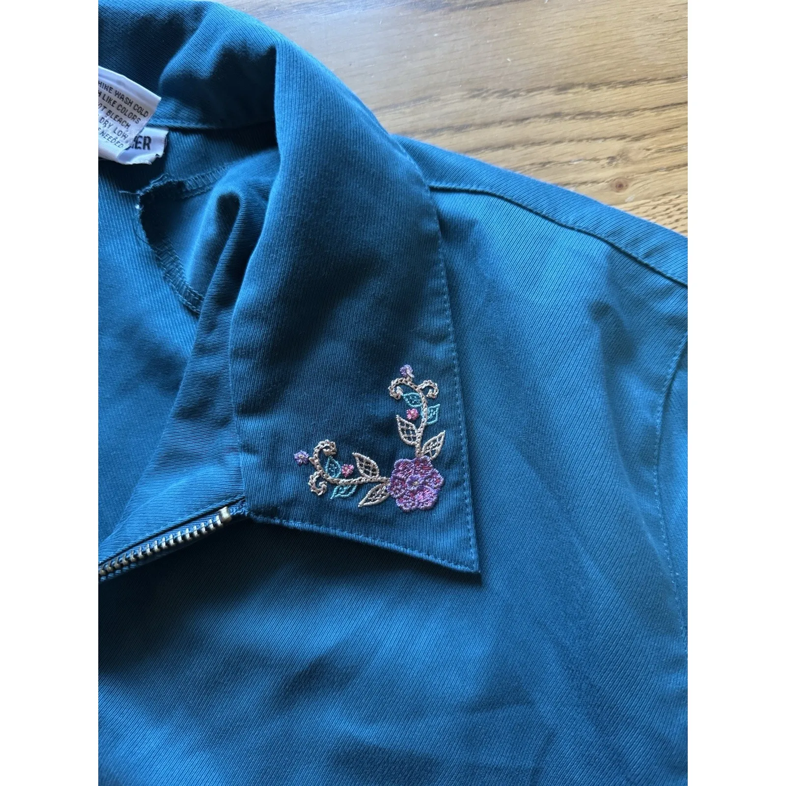 Alfred Dunner Women Size 16P Petite Full Zip Lightweight Jacket Embroidered City - Image 8