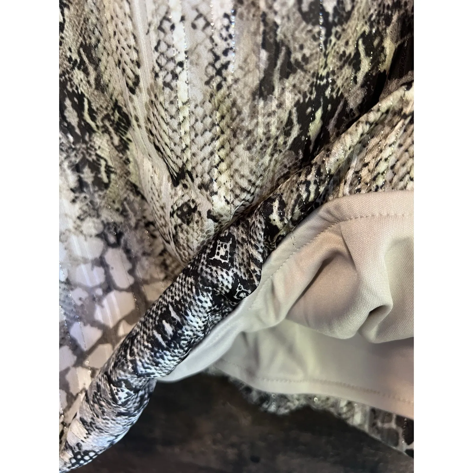 Sara Michelle Flare Sleeves Crossover Bell Bottom Top Size Large Animal‎ Print - Image 7