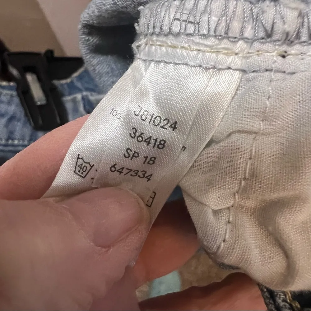 Venus Floral Distressed Jeans‎ Women’s 2 Light Wash Denim Embroidered Vacation - Image 7