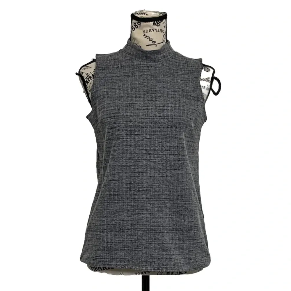 Banana Republic Women’s Textured Mock Neck Sleeveless Top XS Heather Gray Swank - Image 2