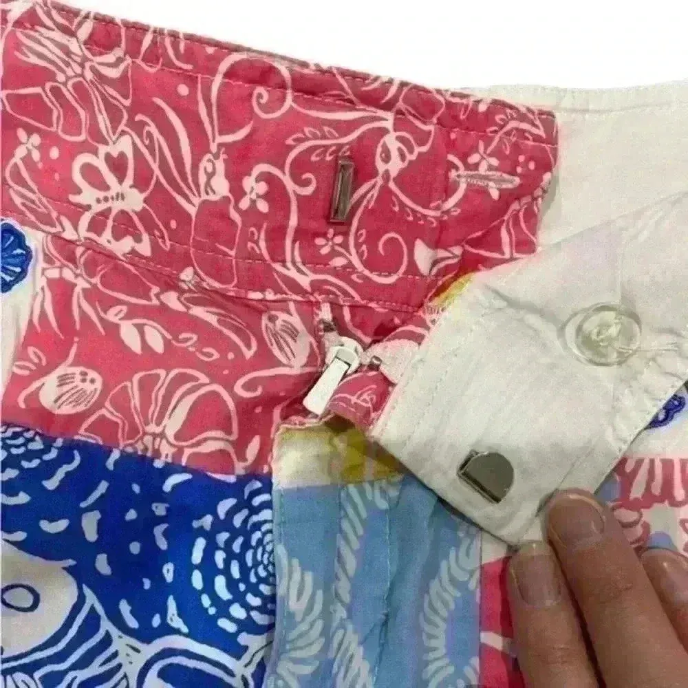 Lilly Pulitzer Floral Embroidered Patchwork‎ Women’s Shorts Size 4 - Image 8