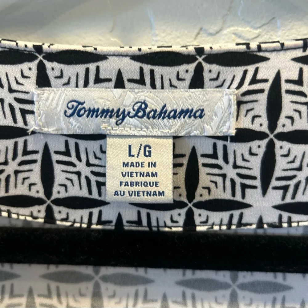 Tommy Bahama Faux wrap cap sleeve black-and-white dress size large - Image 4