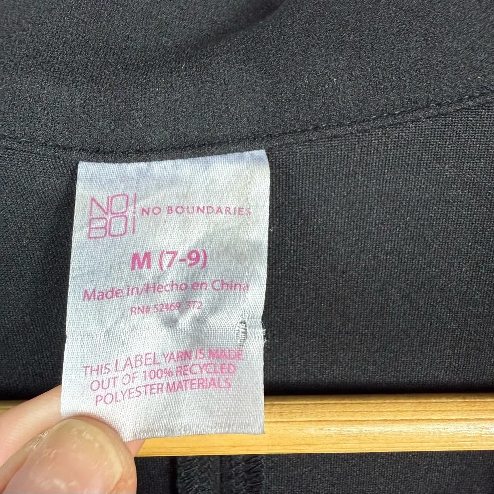 No Boundaries Woman’s Black Blazer  Size Medium - Image 3