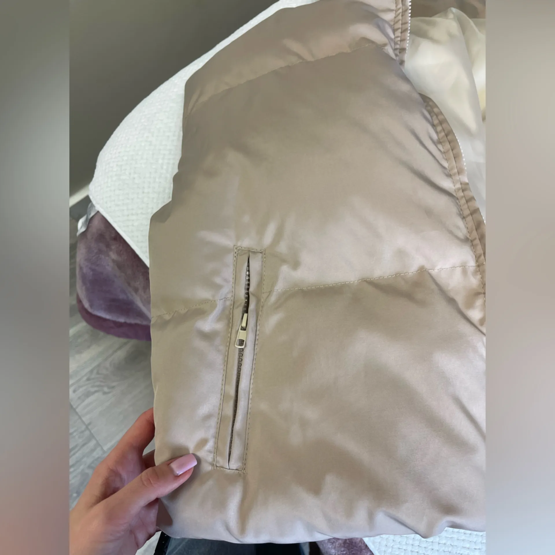 SOFT TAN PUFFER JACKET SMALL - Image 13