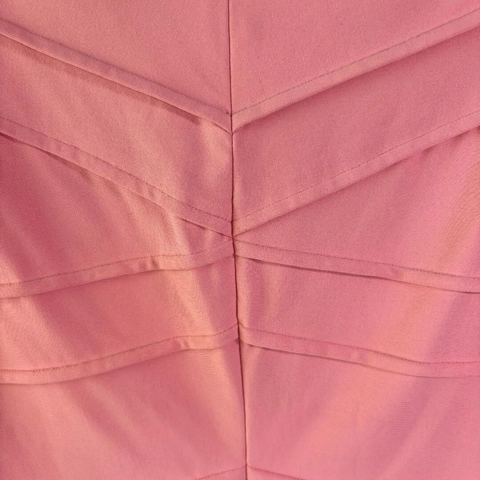 Doncaster Peach Sleeveless Top V neck no size on tag see measurements - Image 3