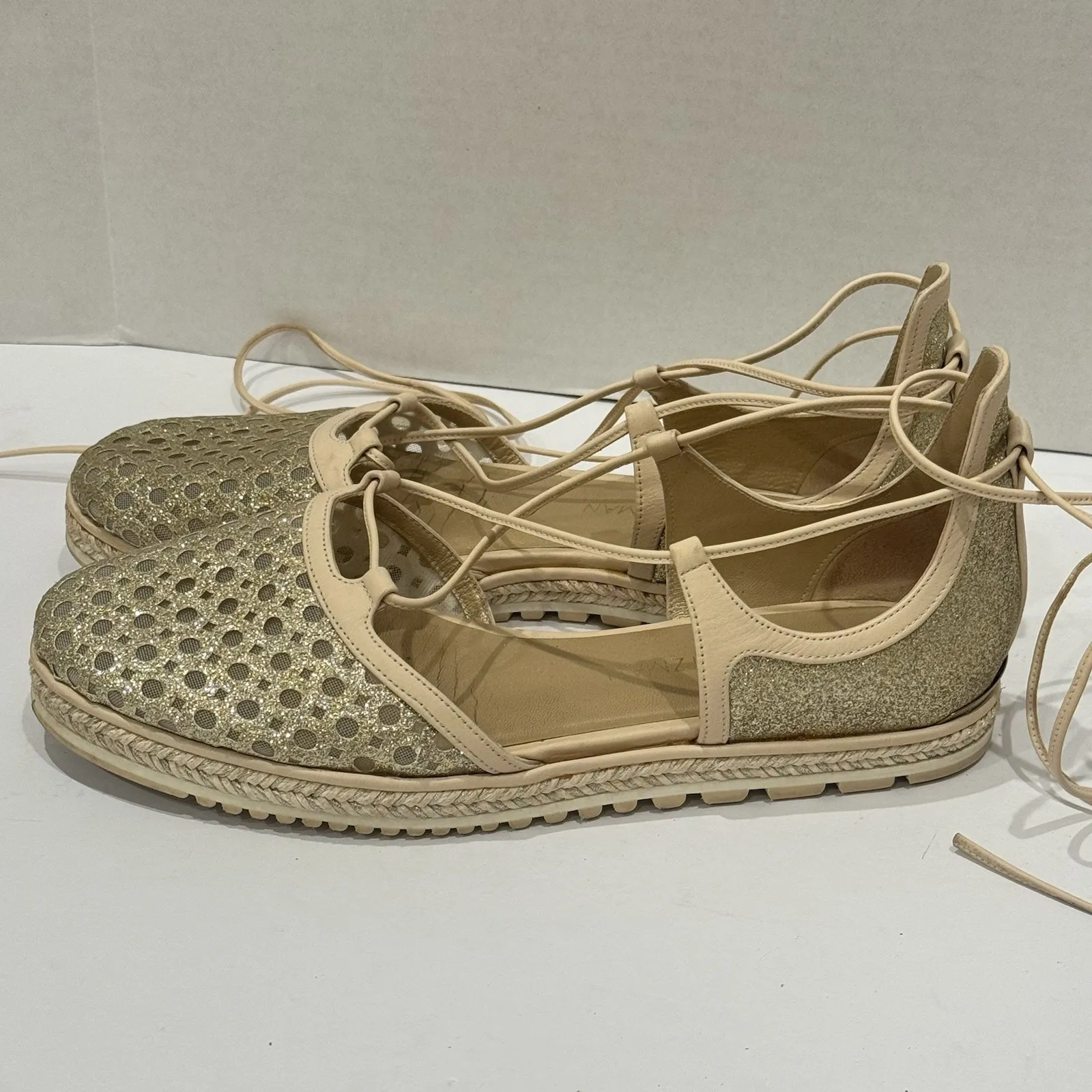 Stuart Weitzman 'Tweety' Strappy ballet Feminine slingback Gold sandals Sz 8.5 - Image 9