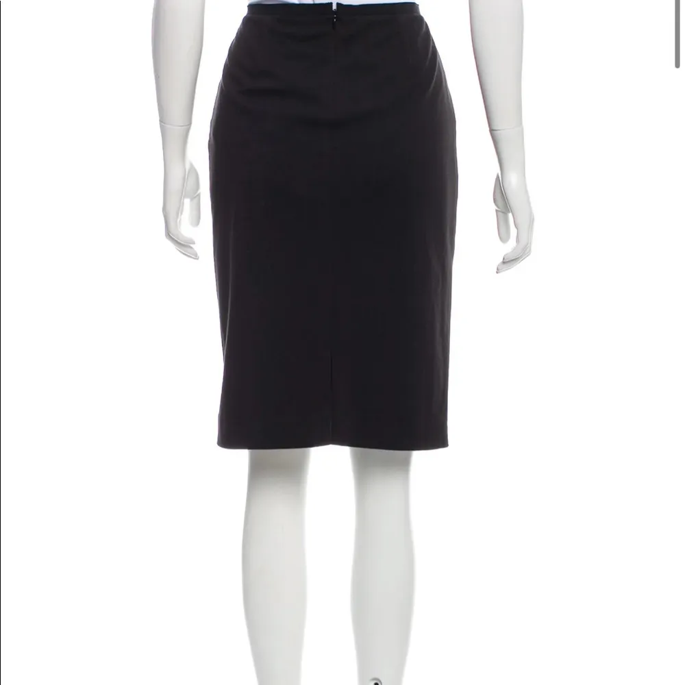 T Tahari Sloanne Black knee-length w/ abstract pattern Pencil Skirt Size 4 New - Image 5