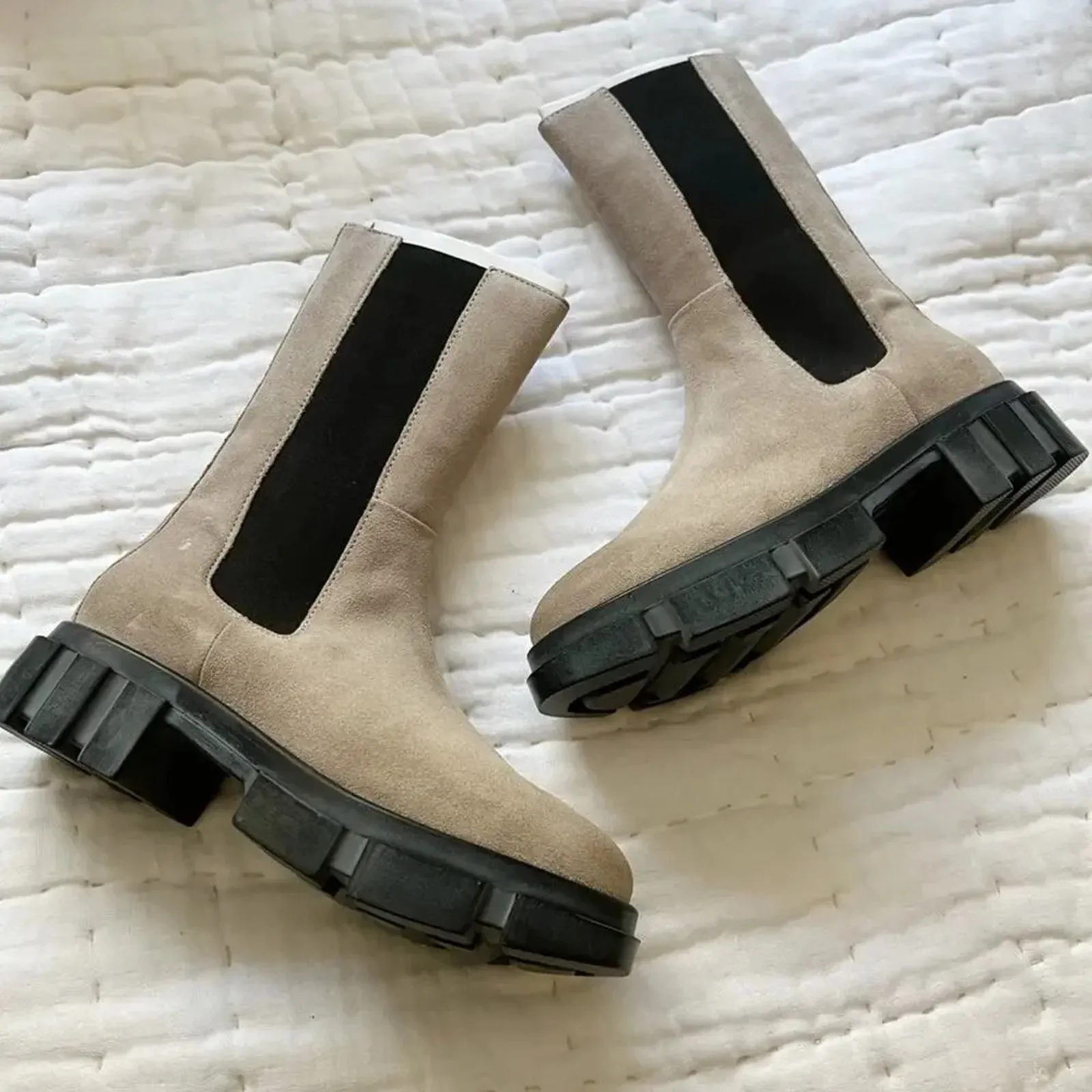 FREE PEOPLE Brooks Chelsea Boots in grey‎ Lug Sole size 37 NWT - Image 2