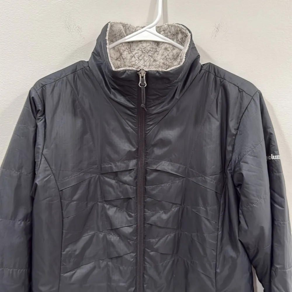 Columbia Black and Grey Omni Heat Jacket Size Medium EUC - Image 3