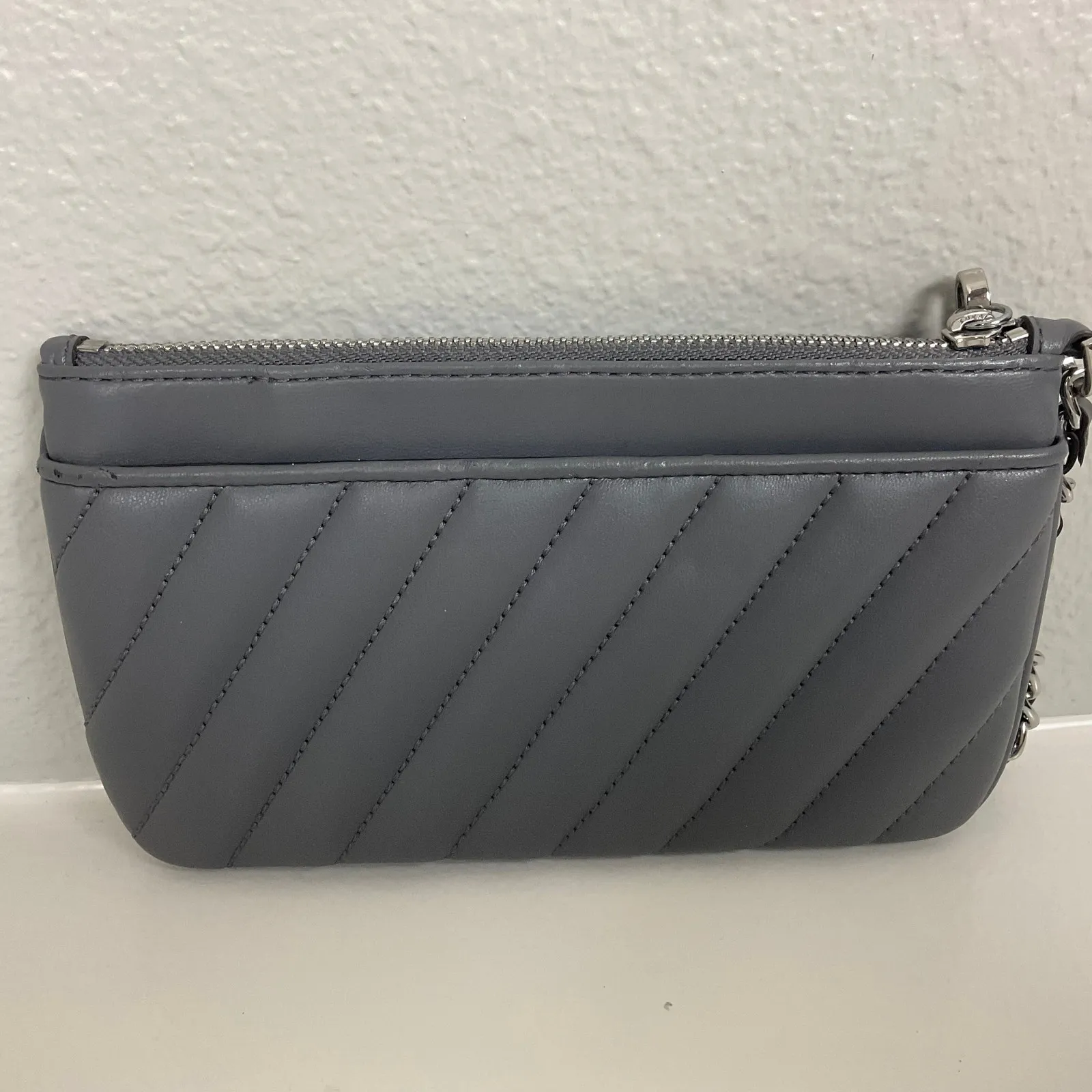 Michael Kors Purse Gray Quilted Leather Top Zip Adjustable Chain Strap Wristlet - Image 2