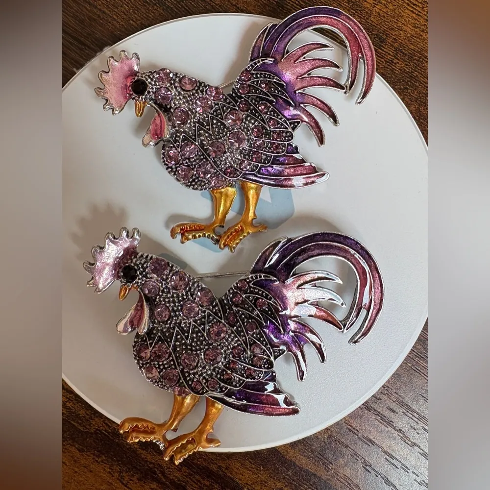 Vibrant Pink and Purple Rooster Brooch with Intricate Detailing - Image 4