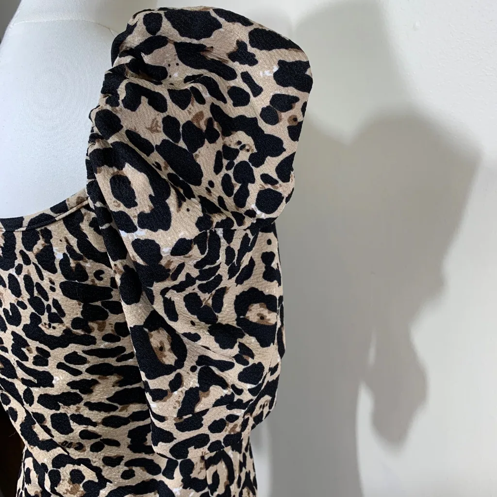 SHEIN Leopard Print Puff Sleeve Sweetheart Neckline Top Size XS Stretchy Blouse Tan - Image 5