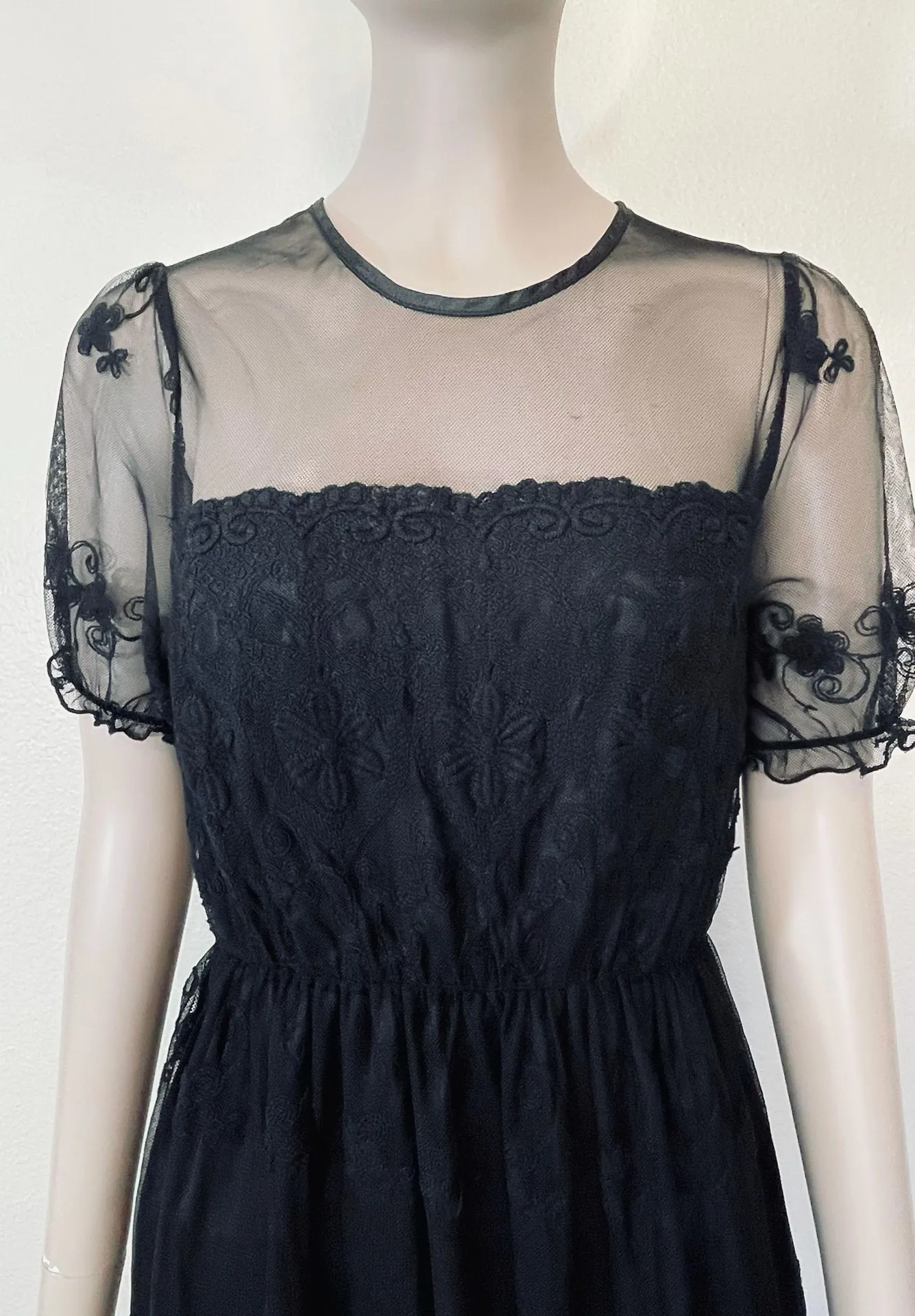 Pinkyotto Black Lace Overlay Dress - Image 3