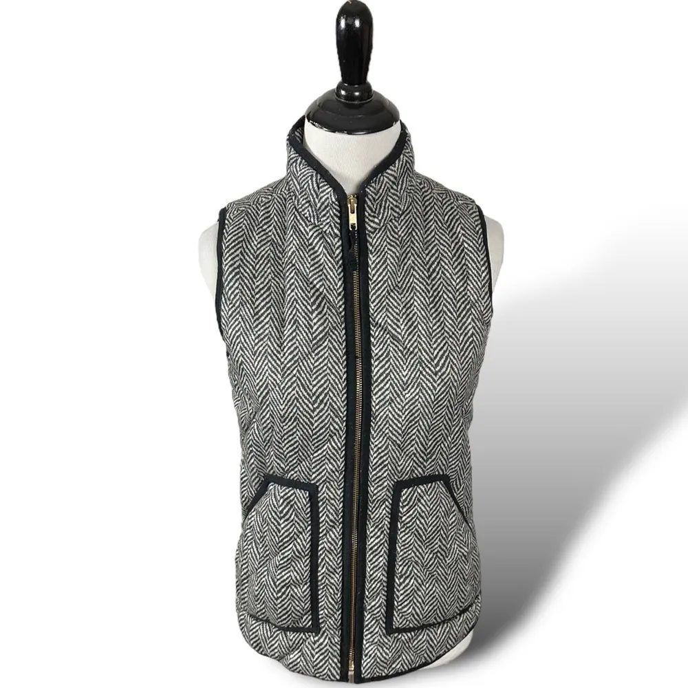 J. Crew Herringbone Quilted Puffer Vest XXS Black White Classic Preppy Oversized - Image 3