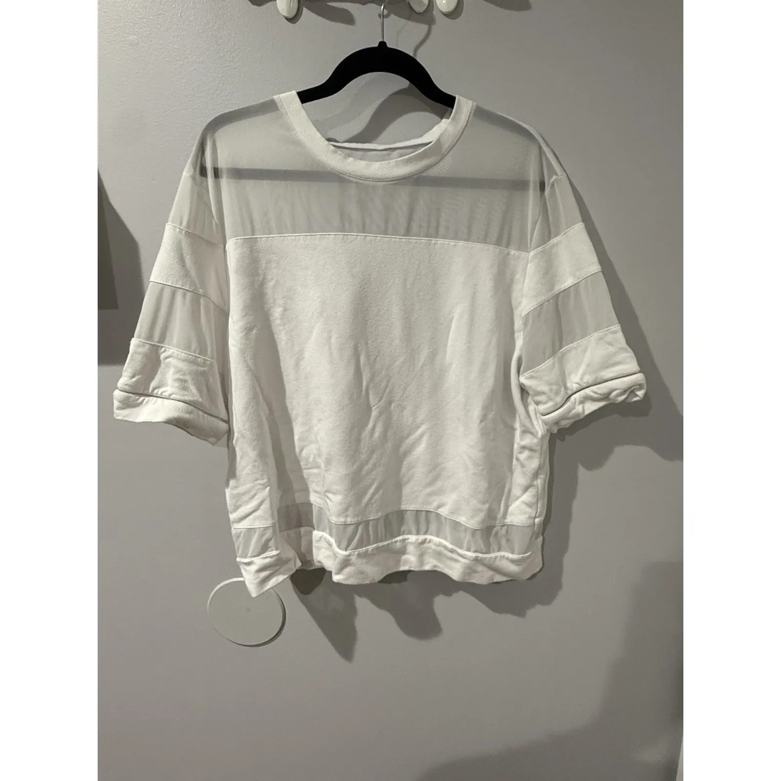Alo Yoga White Mellow Mesh Sheer Boxy Short Sleeve Tee Size‎ Large U - Image 2