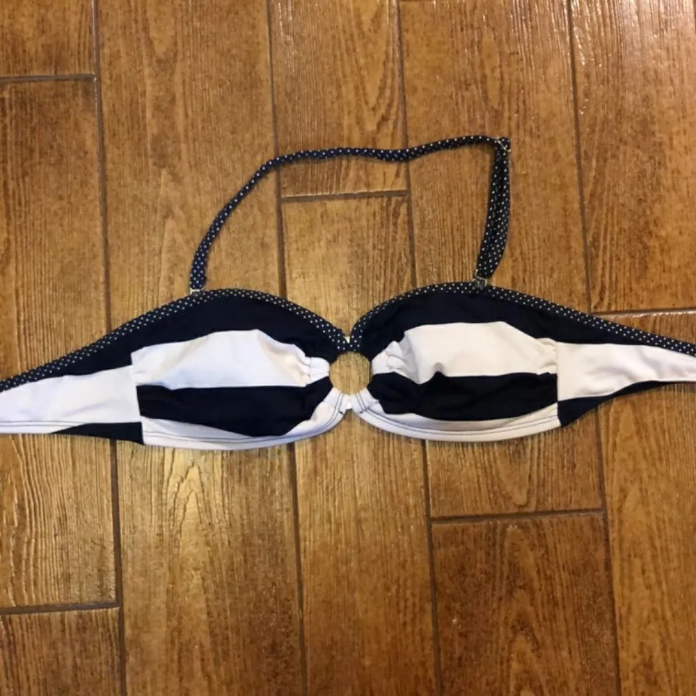 Tommy Hilfiger Bikini Top Size Medium - Image 2
