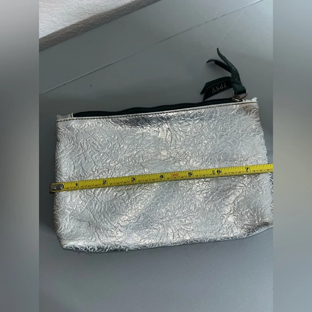 Ipsy December 2019 Glam Bag Crushed Metallic All Over Design Cosmetic Makeup Bag Gray - Image 12