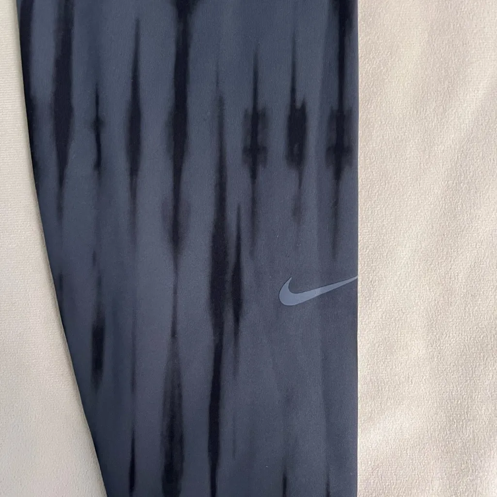 Nike One Dri-FIT 2-Piece Set Leggings & Sports Bra Women’s Large Tie-Dye - Image 8