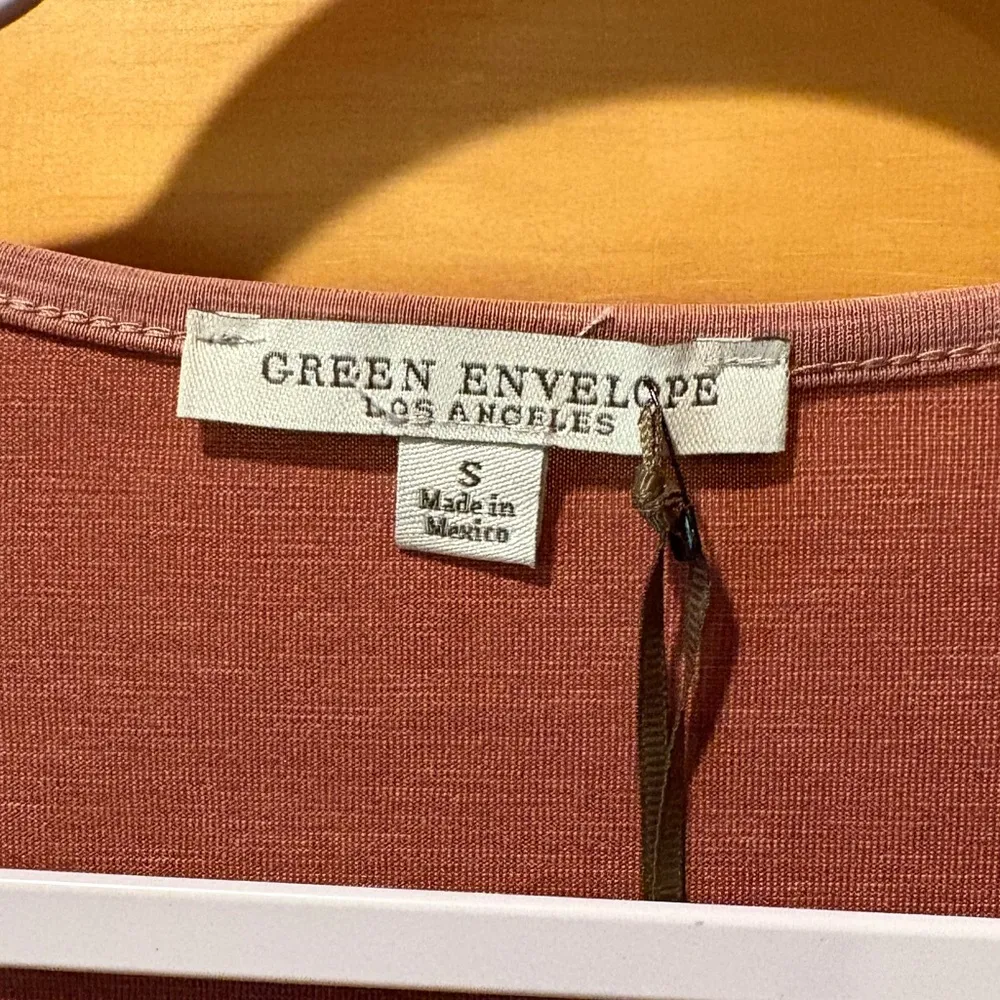 Green Envelope cold shoulder v - Image 3