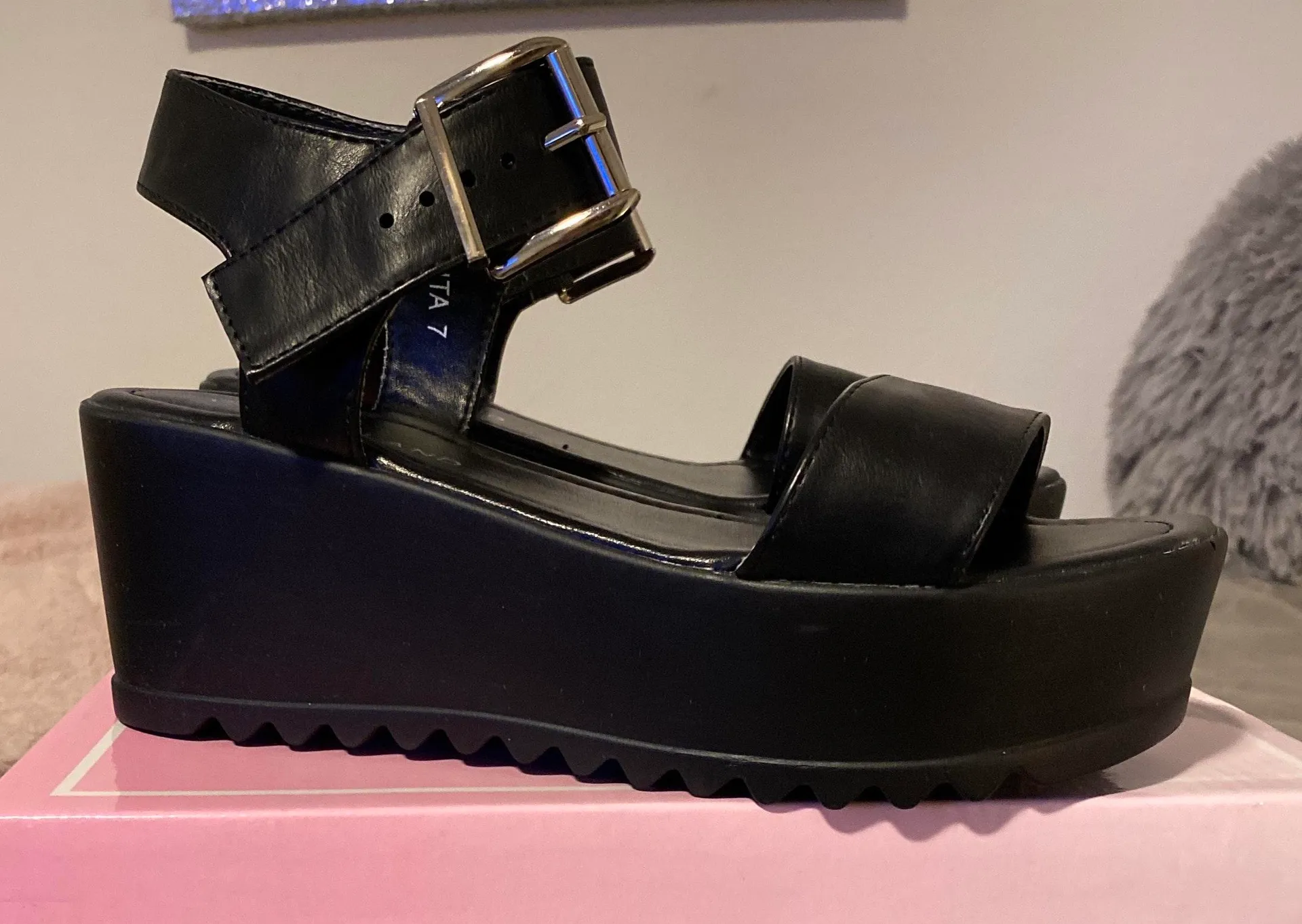 Shoe Land Black Platform Shoes - Image 2