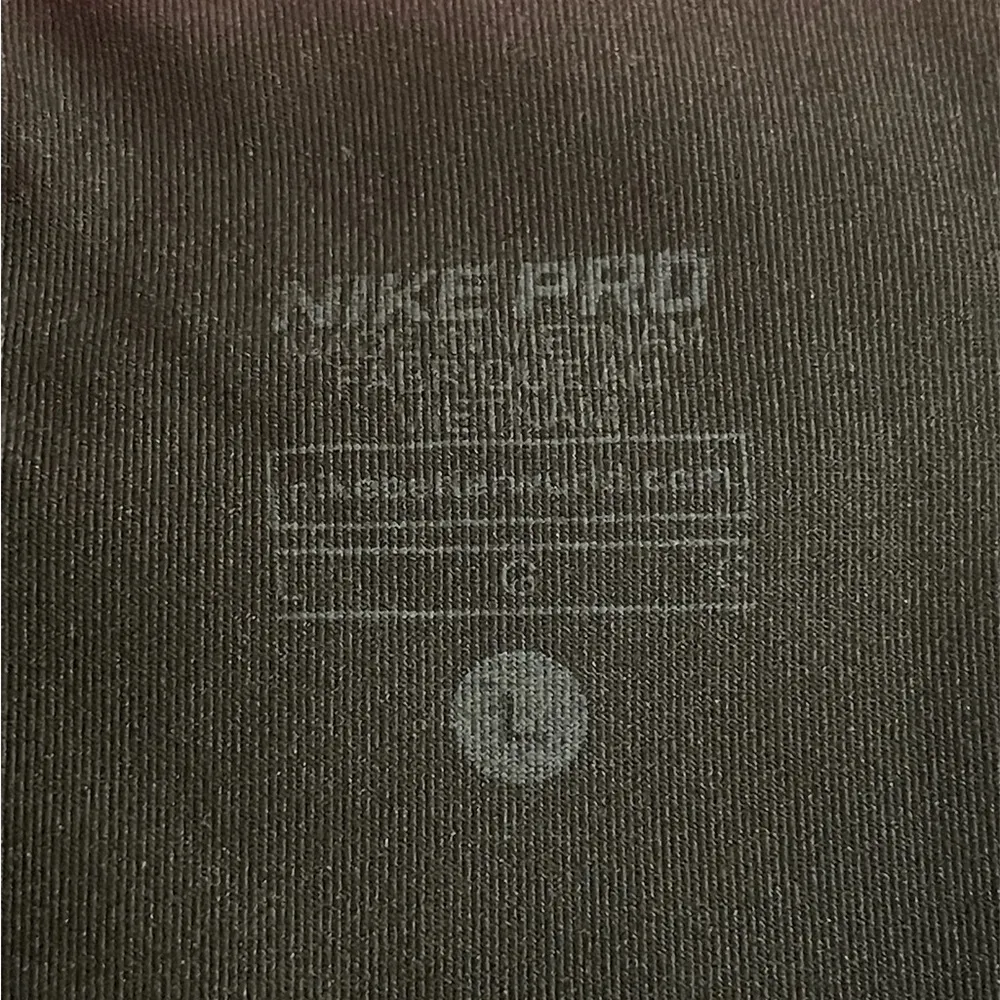 Nike Pro 365 dri-fit Cropped leggings with  pink elastic waist size Large - Image 6