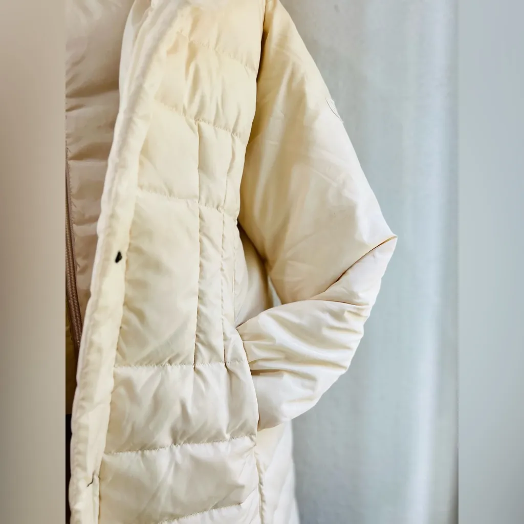 Larry Levine Down Filled Coat Beige Faux Fur Trimmed Hood
Winter Coat Size Large - Image 4