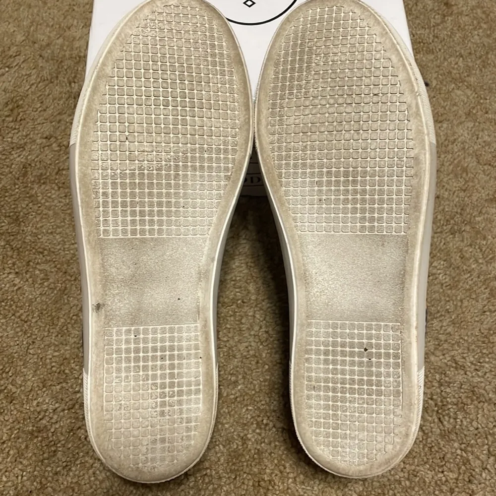 Steve Madden Embossed Slip on - Image 4