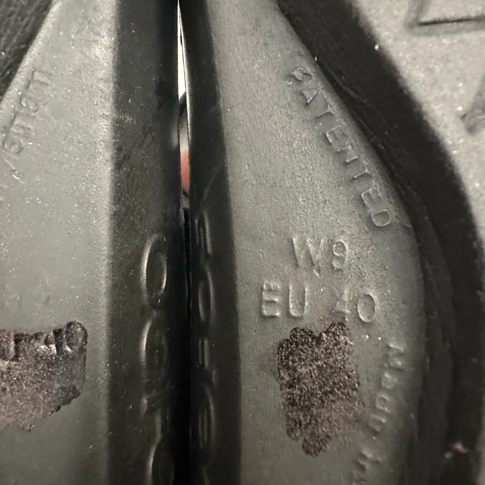 Oofos WOMEN'S OOLALA LUXE SANDAL - Image 12