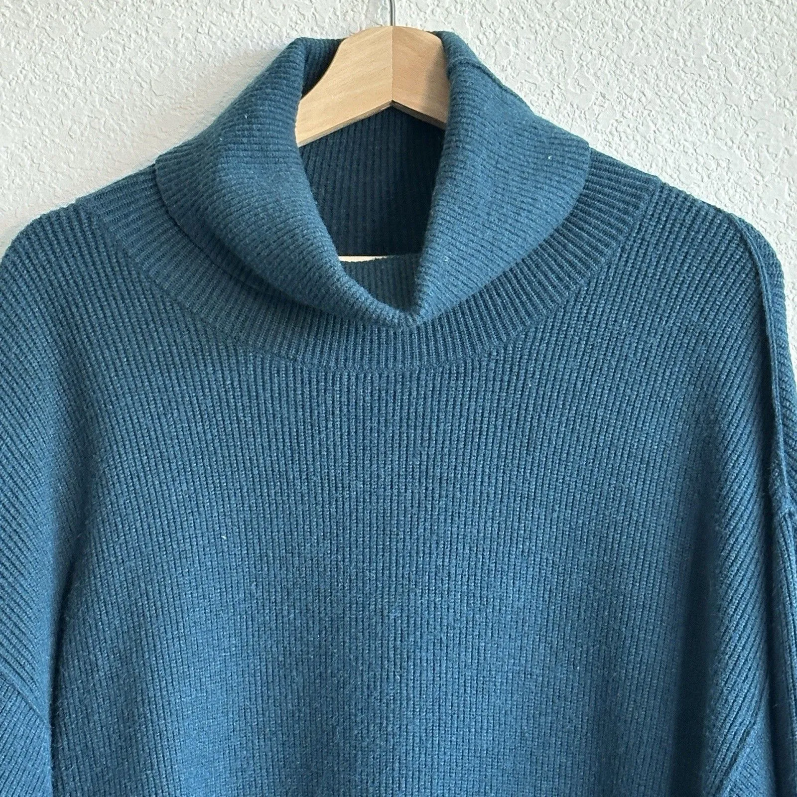 Free People Softly Structured Turtleneck Tunic sweater Oversized S Blue - Image 7