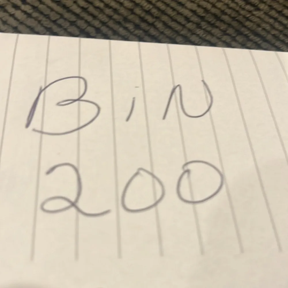 Izod women’s plaid 3/4 bell sleeve blouse size small. - Image 8