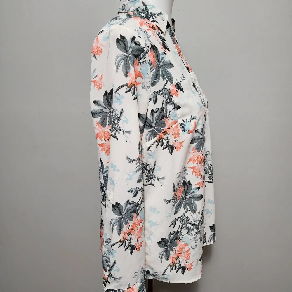 Talbots Nantucket coral aqua floral button down size medium - Image 4