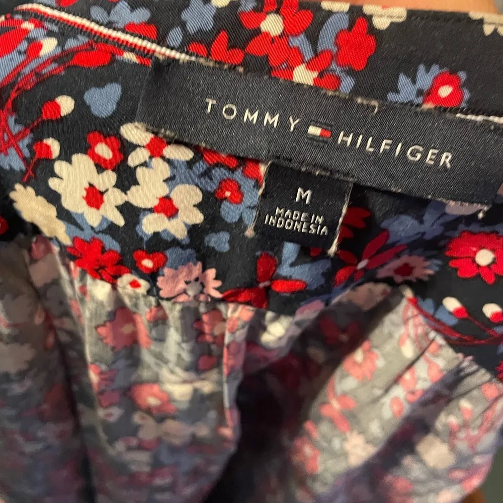 TOMMY HILFIGER FLORAL PRINT BUTTON DOWN - Image 3