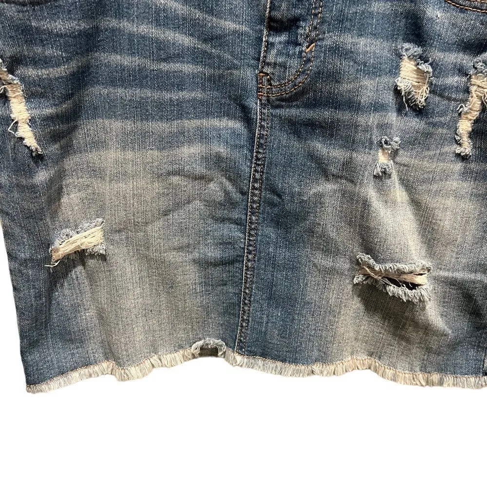 Mossimo Supply Co medium wash distressed denim mini skirt size 8 Blue - Image 4