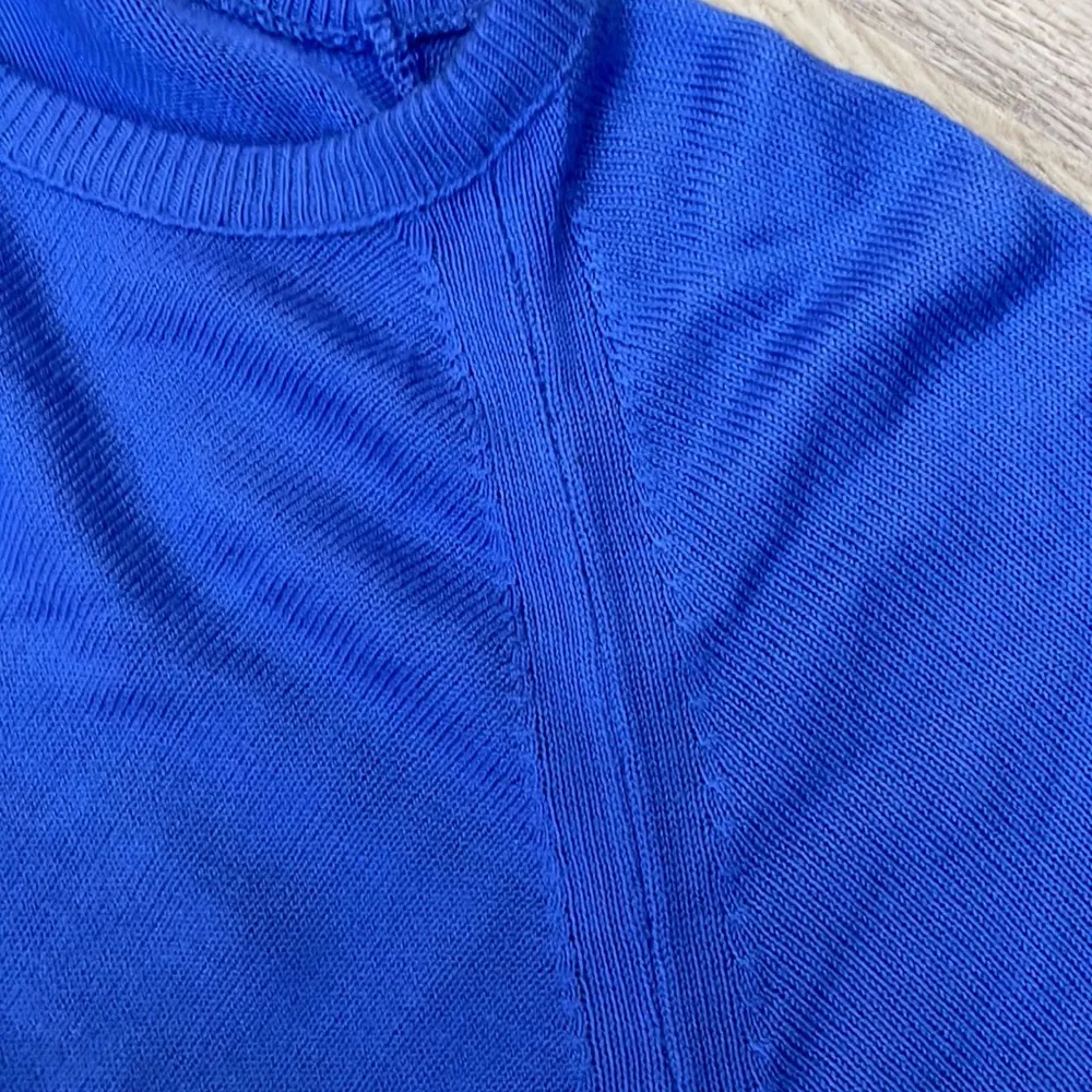 Lord & Taylor EXCLUSIVELY FOR YOU Blue Short Sleeve Round Neck Sweater Small - Image 9