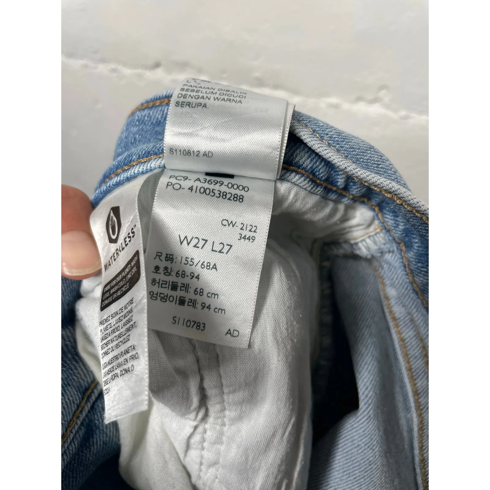 LEVIS Silver Tab Mom Jean Womens Size 27 High Rise Distressed - Image 9