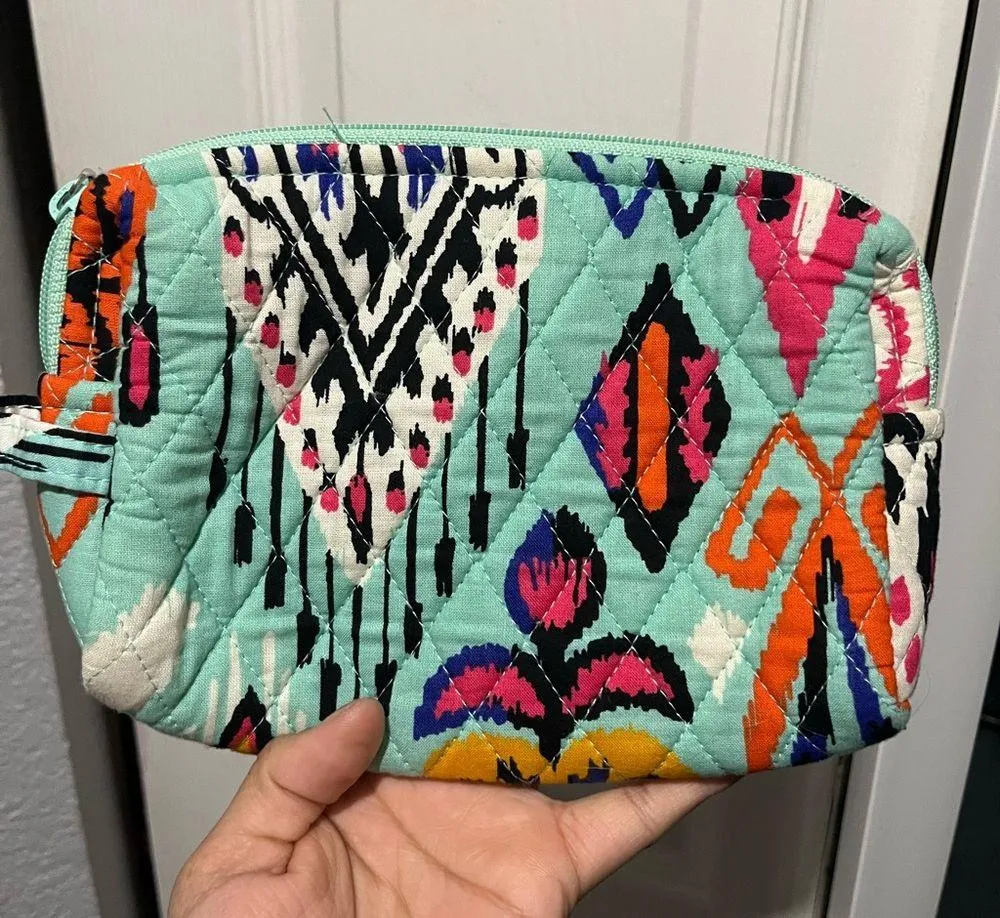 Vera Bradley Small Cosmetic bag - Image 3