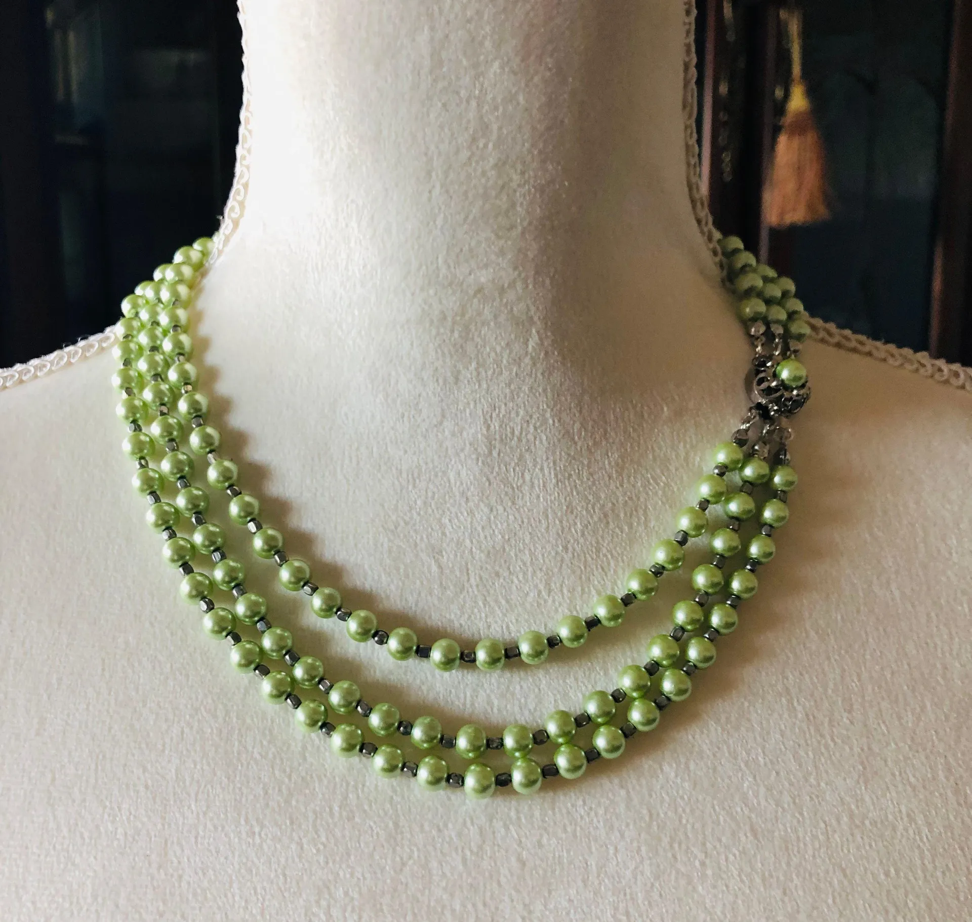 Handcrafted green Czech Pearl custom matching clasp necklace - Image 2