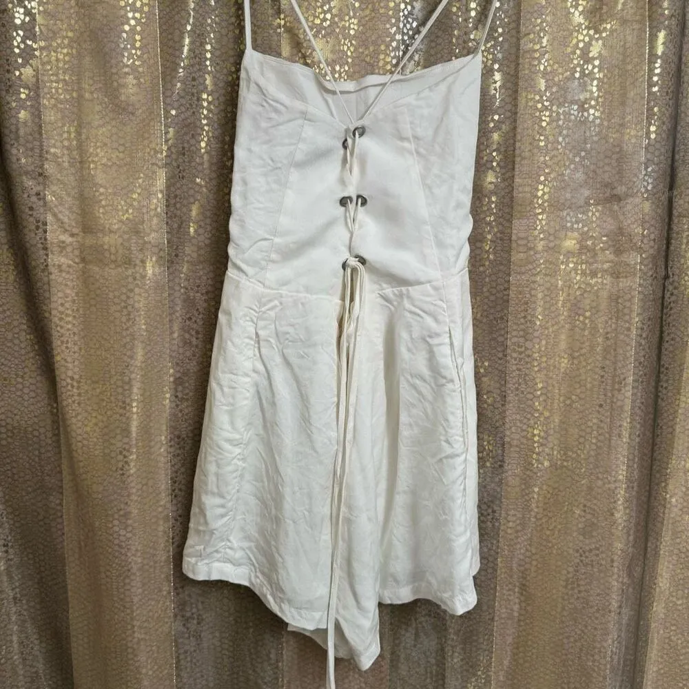 NBD Revolve White Lace Up Back Linen Shorts Romper Medium - Image 2