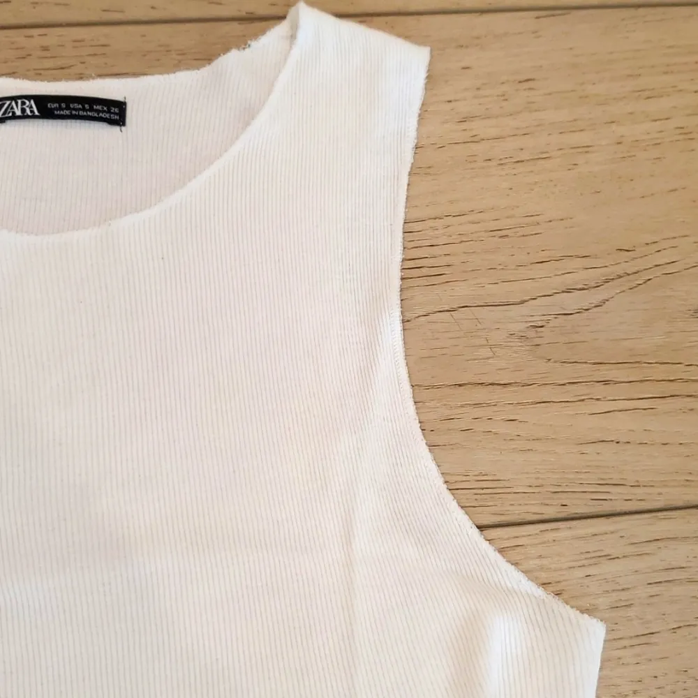 Zara White Ribbed Cropped Tank Top - Image 4