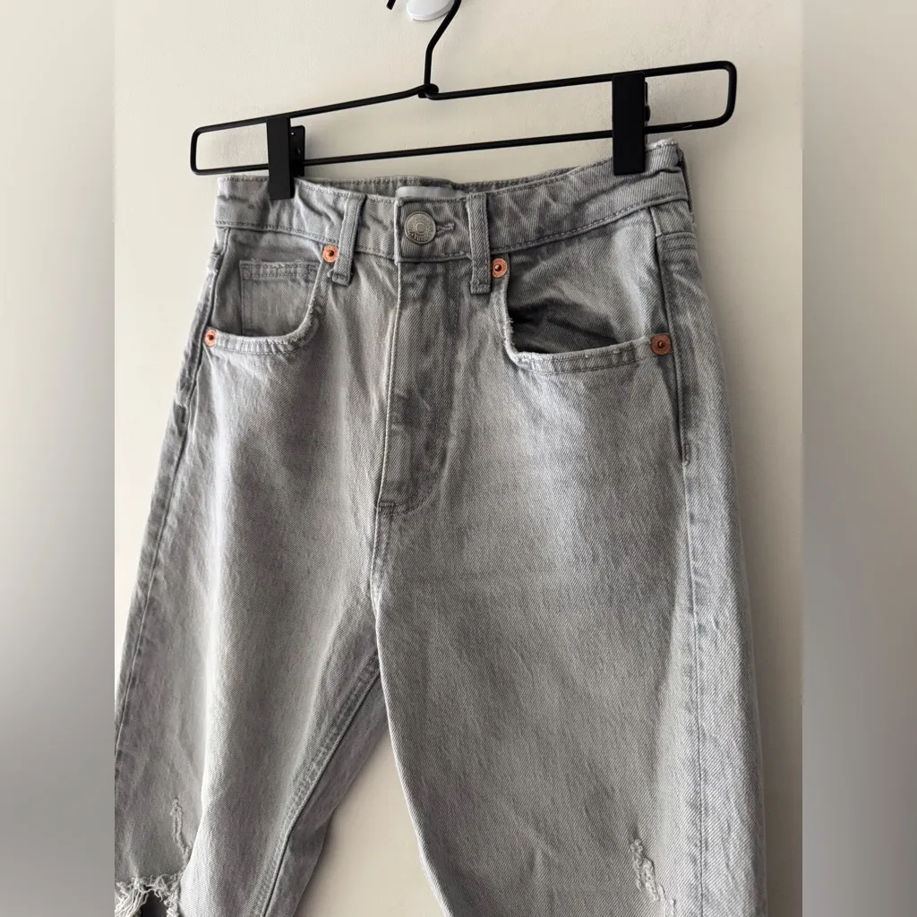 Zara Distressed Mom Jeans Grey Wash Size 0 - Image 3