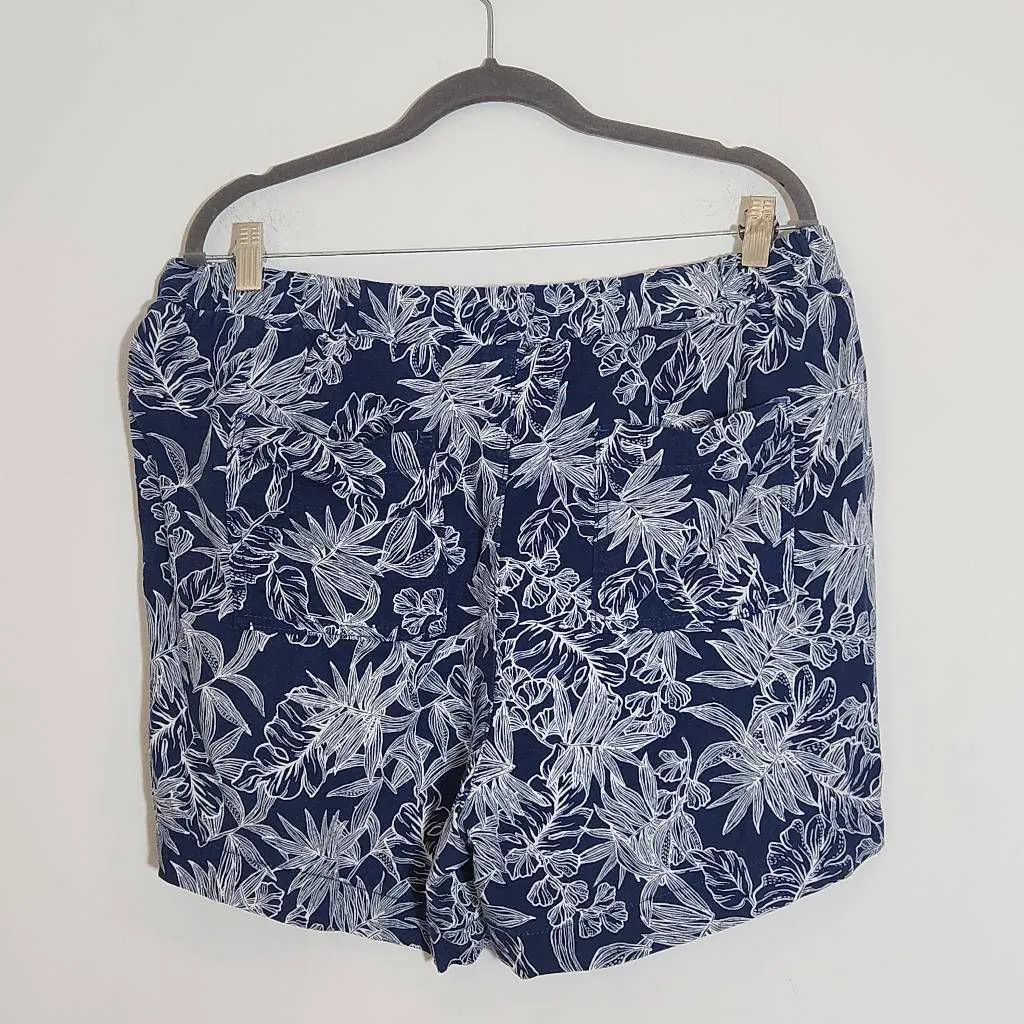 Briggs Navy Floral Linen Pull - Image 6